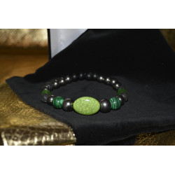 Men's bracelet with lava & malachite/glass beads