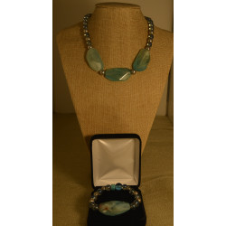 Women's necklace & bracelet set