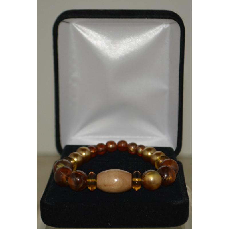 Women's bracelet with glass and wooden beads. Women's bracelet with glass and wooden beads.